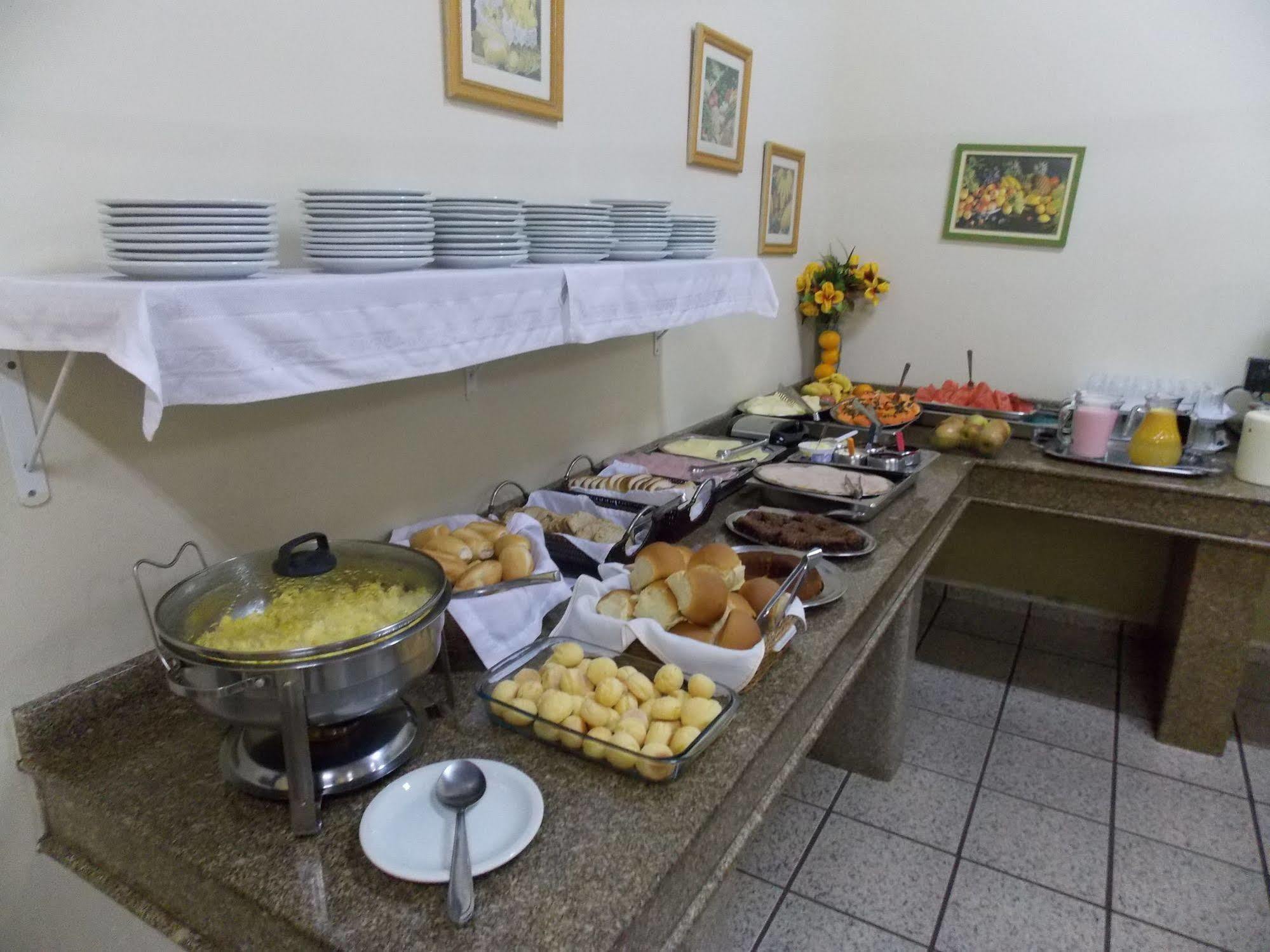 Hotel Mattes Жоїнвіль Екстер'єр фото